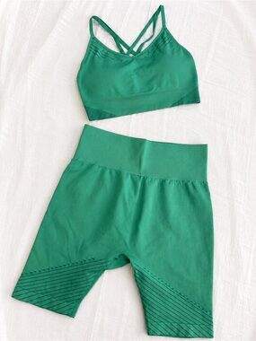JoyLab Green Seamless Activewear Set Sports Bra & Biker Shorts Size Large